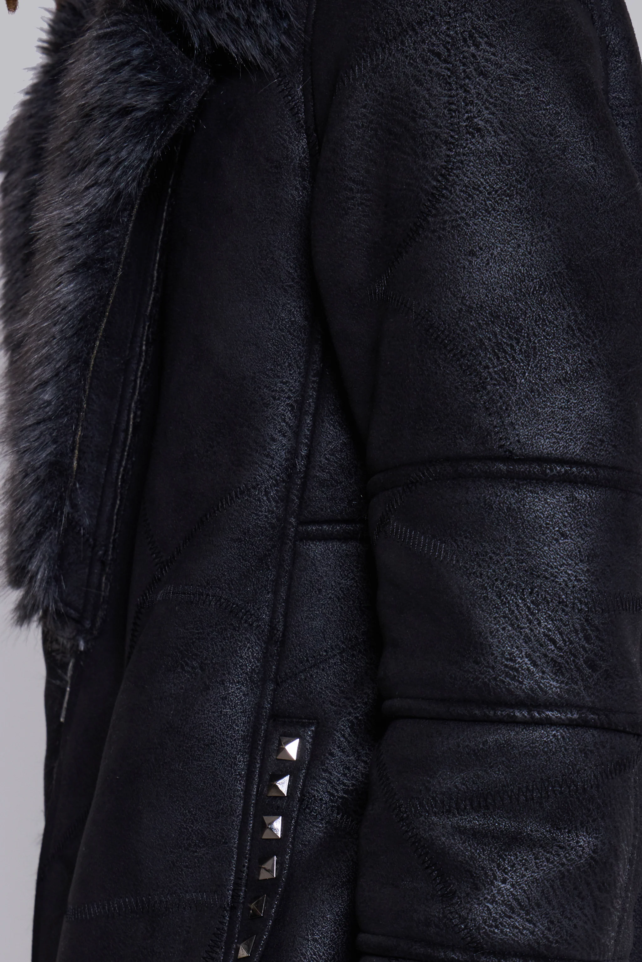 Wander Fur Jacket - Image 10